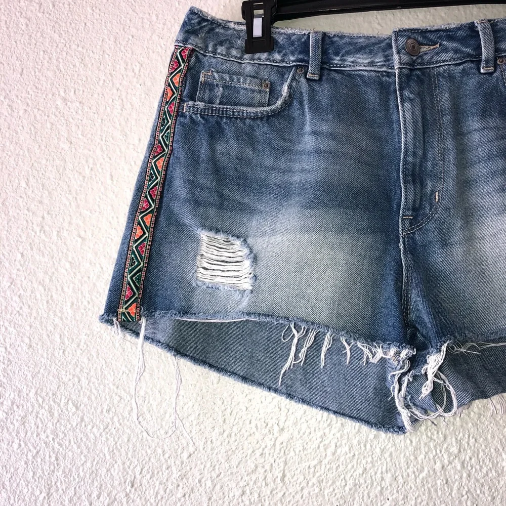H&M Coachella High Waisted Denim Shorts